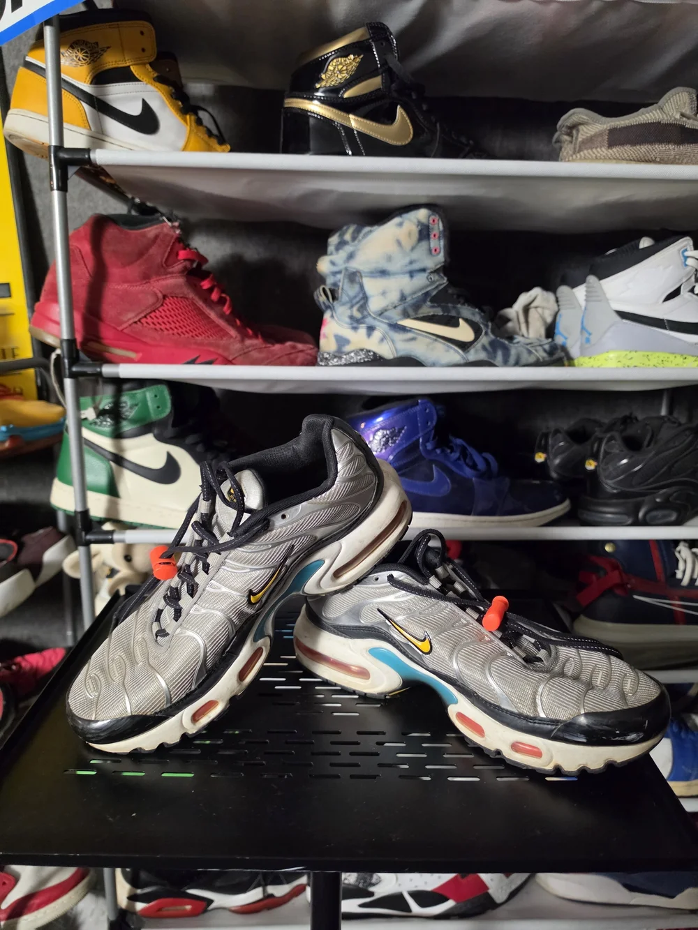 🔥 Nike Size 6.5Y Silver and Black Tuned Air Sneakers Yellow Swoosh Teal